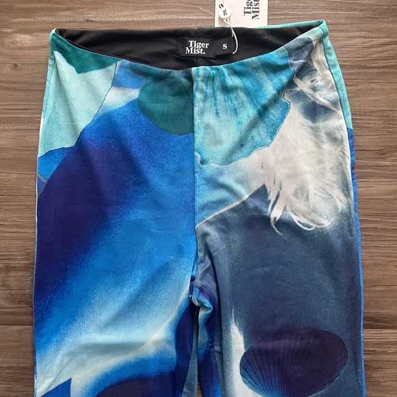 Tiger Mist Clem mesh pant in artist print blue - Picture 5 of 7